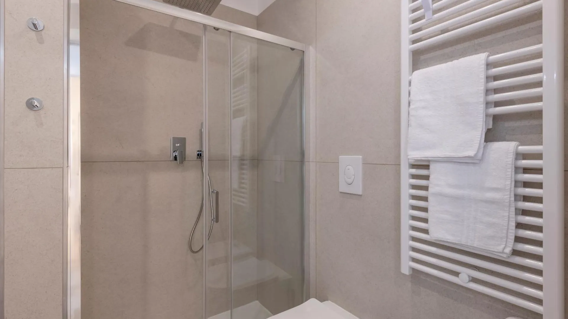 Apartament Caracciolo, 28 - Ampio Per 5, Posizione Perfetta Mediolan