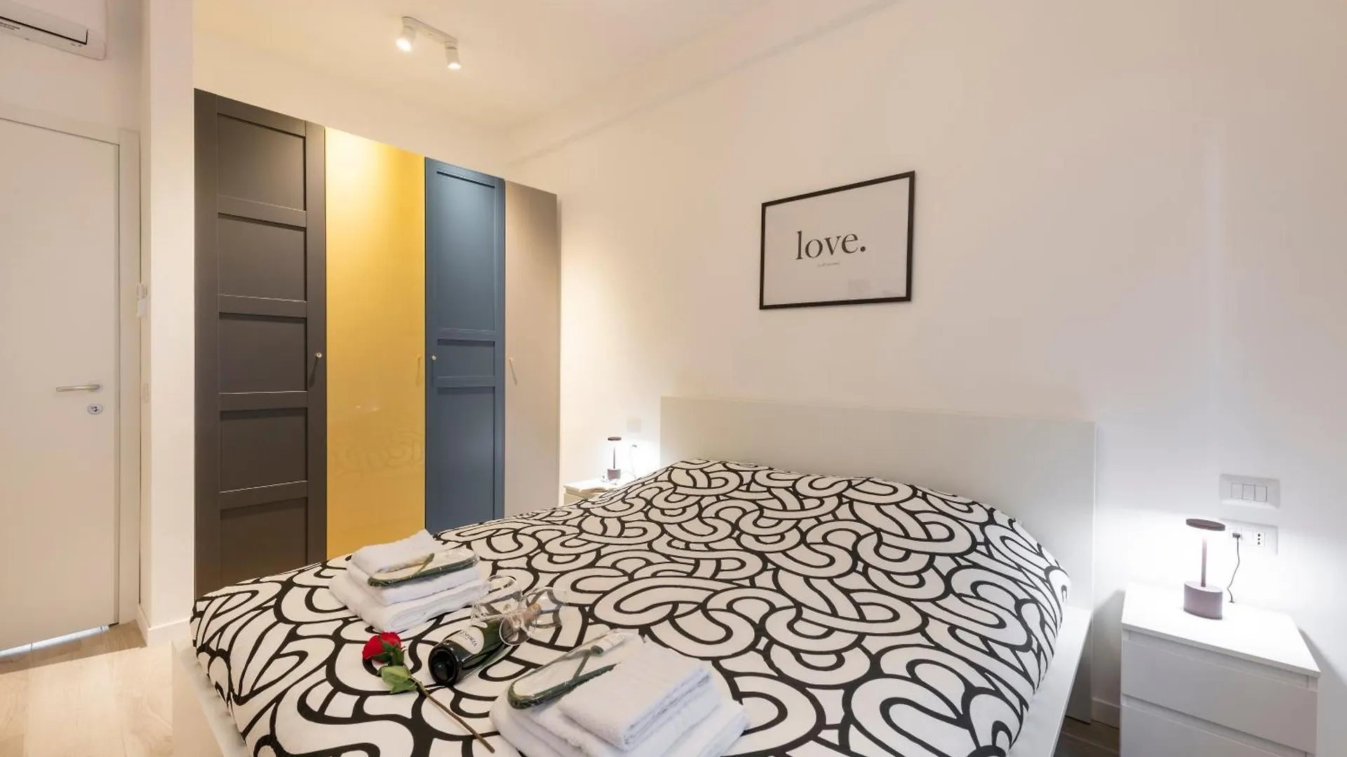 Apartament Caracciolo, 28 - Ampio Per 5, Posizione Perfetta Mediolan Włochy